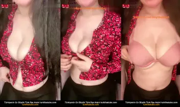 Tango Laviş, şaşırtıcı bir şekilde gizemli görünümünü ortaya çıkararak kadını çıplak bırakıyor